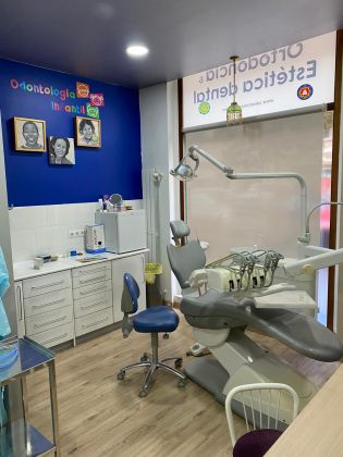 imagen de Clinica dental Salud Natural One especialistas en retirada de amalgamas e implantes dentales